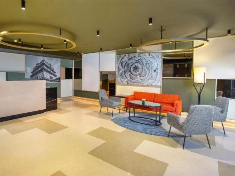 Park Inn By Radisson 괄리오르 외부 사진