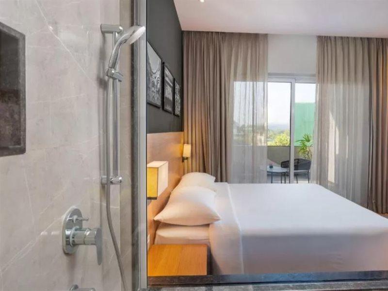 Park Inn By Radisson 괄리오르 외부 사진