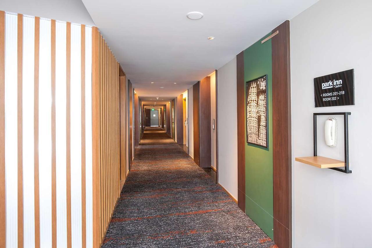 Park Inn By Radisson 괄리오르 외부 사진