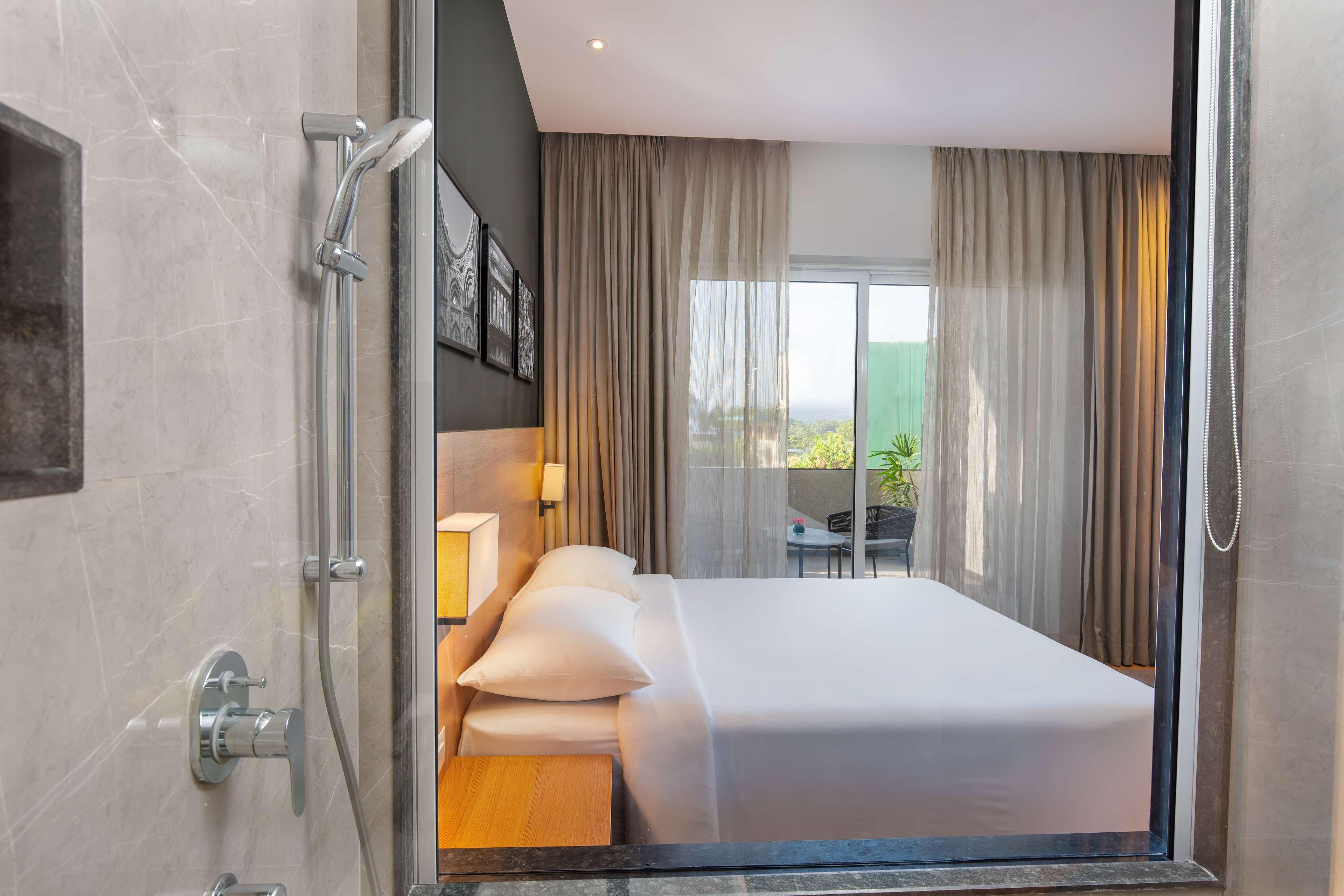Park Inn By Radisson 괄리오르 외부 사진