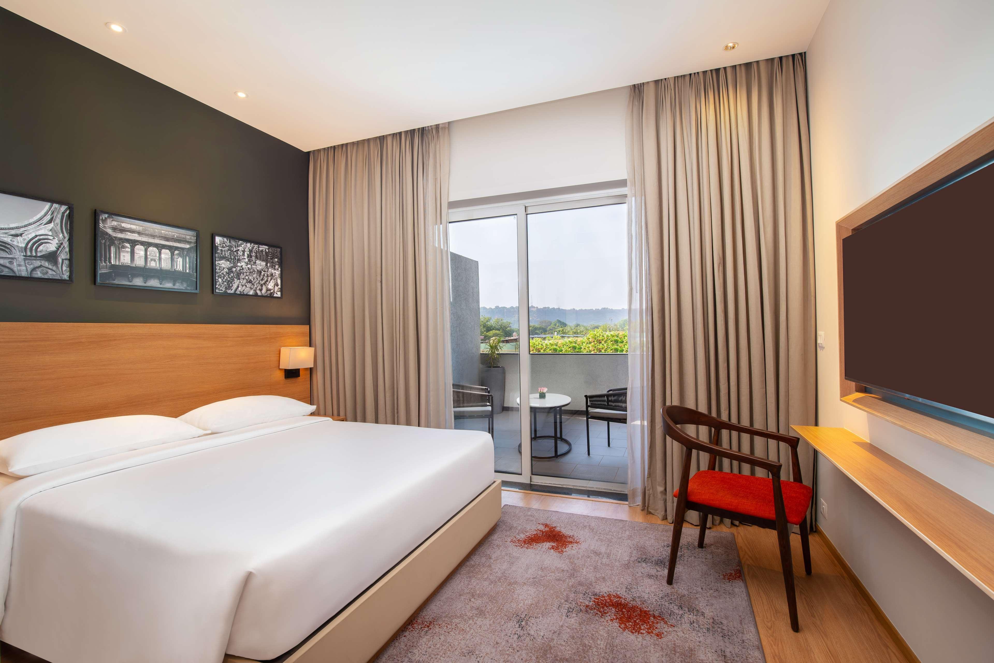 Park Inn By Radisson 괄리오르 외부 사진