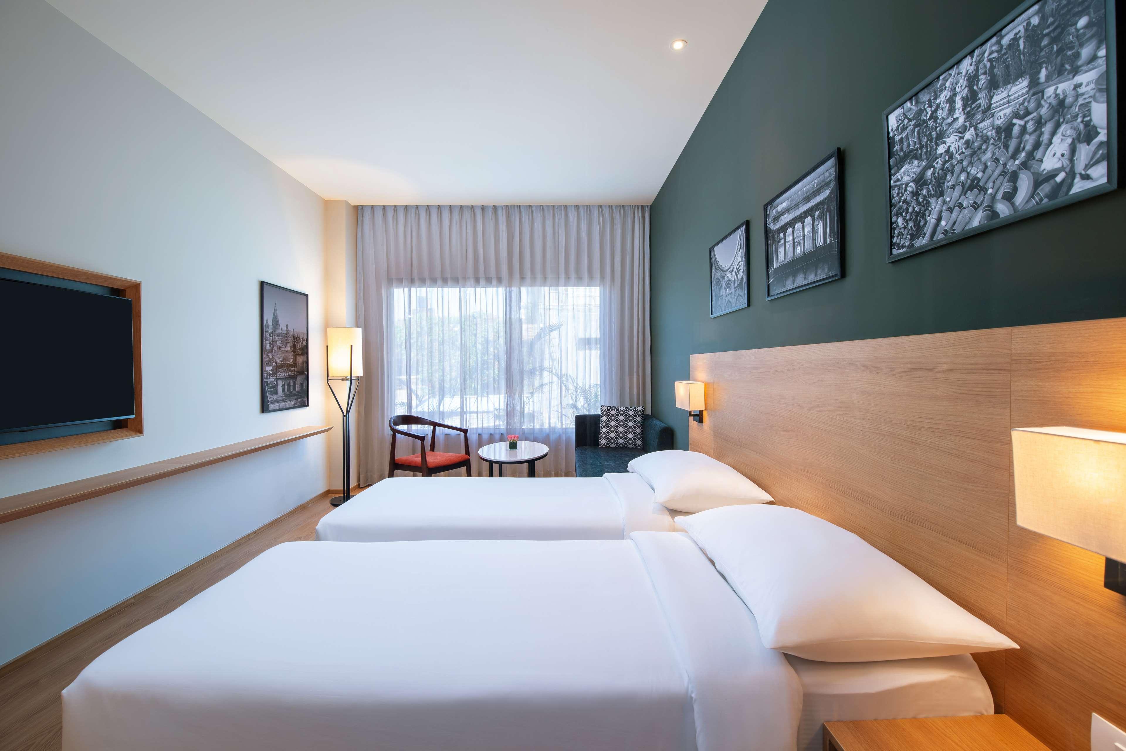 Park Inn By Radisson 괄리오르 외부 사진