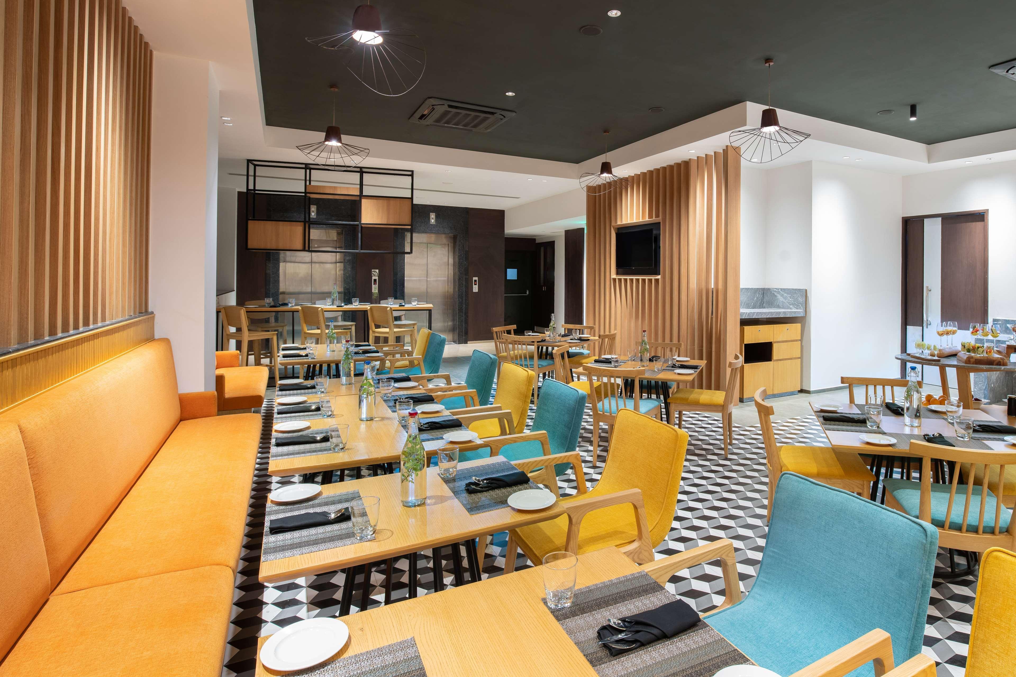 Park Inn By Radisson 괄리오르 외부 사진